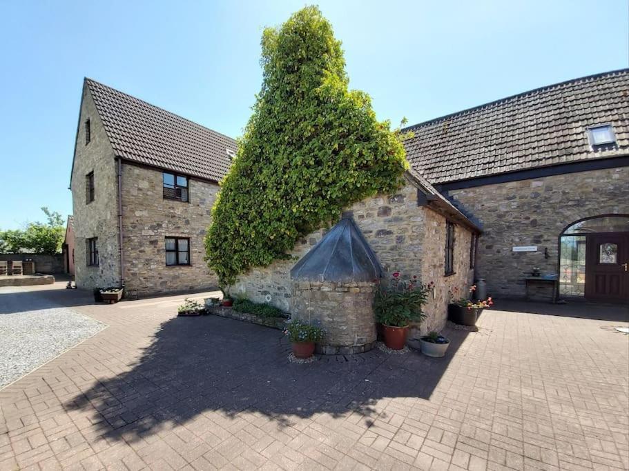 Villa Relaxing Retreat On The Edge Of The Cotswolds à Kingswood  Extérieur photo